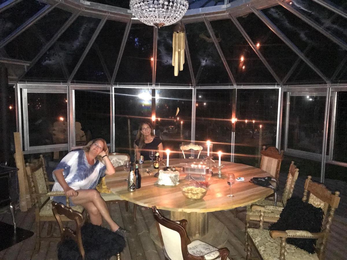 Baeverli Hills Lidkoping Bagian luar foto