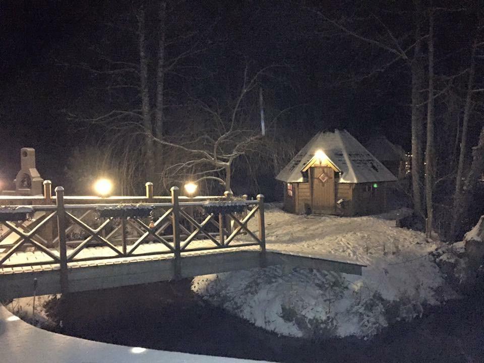 Baeverli Hills Lidkoping Bagian luar foto