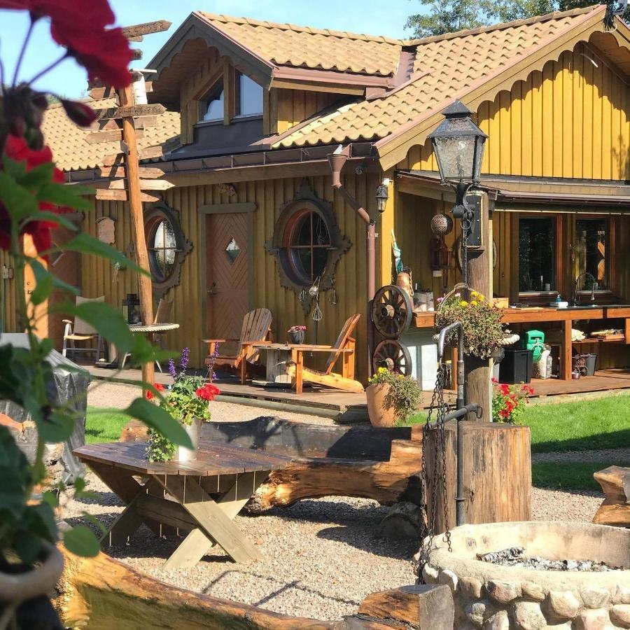 Baeverli Hills Lidkoping Bagian luar foto